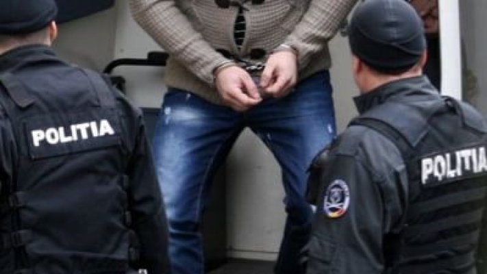 Bărbat arestat după ce ar fi adus elogii unor organizaţii teroriste din Orientul Mijlociu