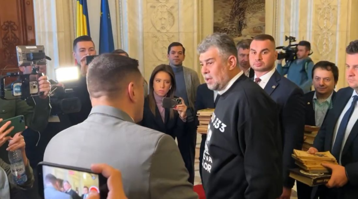 Ciolacu, schimb de replici cu George Simion pe holurile Parlamentului. Video