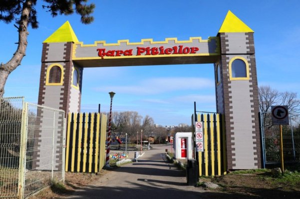 Se închide Țara Piticilor; se fac pregătiri pentru Târgul de Crăciun