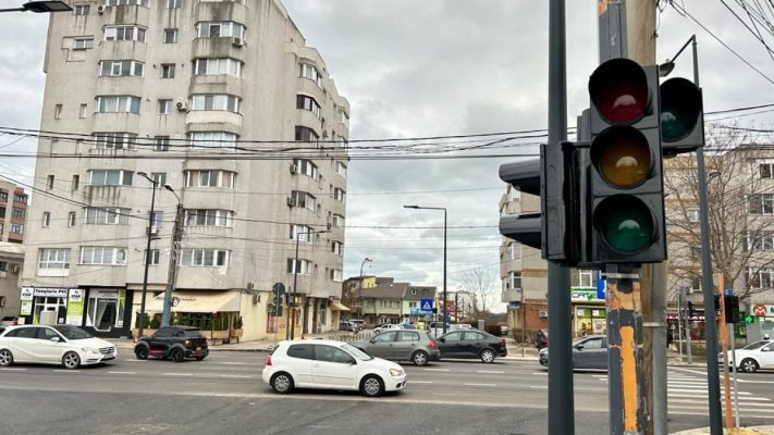 Lucrări de modernizare la intersecția străzii Pandurului cu Șoseaua Mangaliei. Semaforizarea este întreruptă