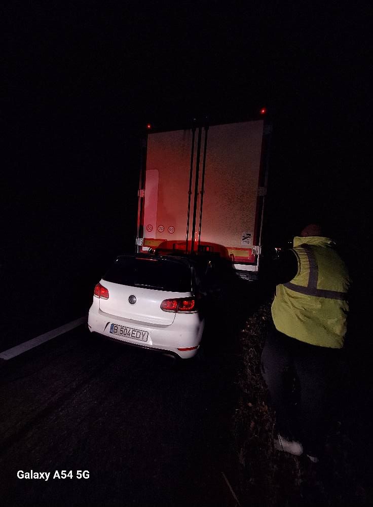 Accident mortal pe Autostrada Soarelui: Un sofer de 19 a intrat cu masina intr-o autoutilitara