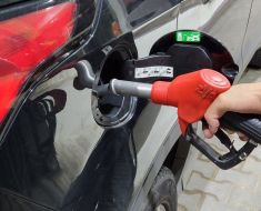 Guvernele din întreaga lume iau măsuri pentru a bloca efectele exploziei prețului la combustibili