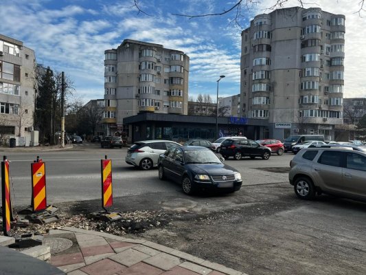 Restricții de circulație pe strada București, la intersecția cu b-dul 1 Decembrie 1918