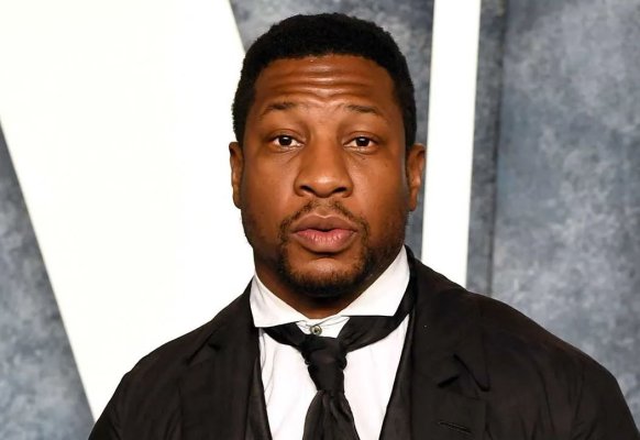 Actorul Jonathan Majors, găsit vinovat de agresarea fostei iubite şi exclus din viitoarele producţii Marvel