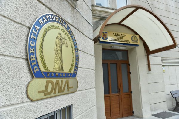 DNA a reținut 11 persoane în dosarul angajărilor din Botoșani 