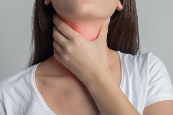 Premieră medicală: primul caz de paralizie a corzilor vocale cauzat de Sars-Cov-2