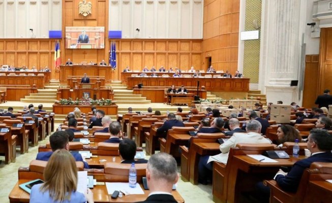 Propunere legislativă: lucrătorii fostei Securităţii nu pot candida la funcţii publice