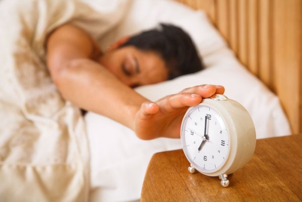 Dormitul în această poziție poate afecta sănătatea inimii