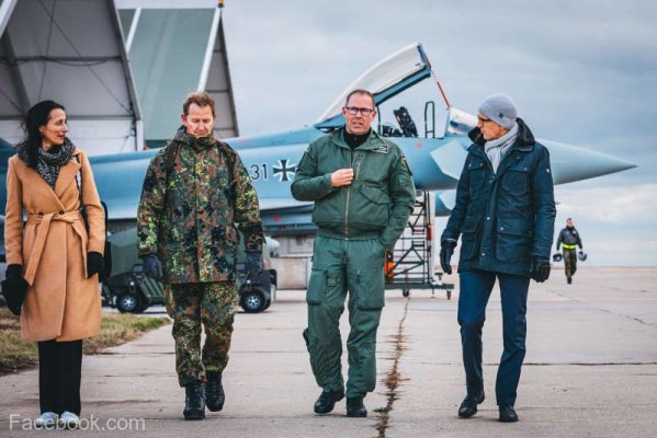 Ambasadorul Peer Gebauer a vizitat contingentul Forţelor Aeriene Germane de la baza militară de la Mihail Kogălniceanu