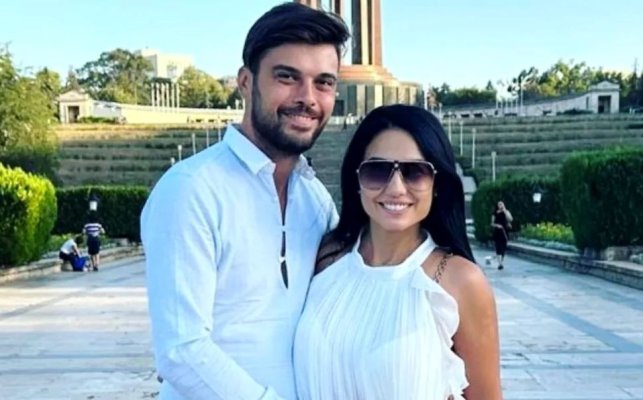 Marius Elisei îi face în ciudă Oanei Roman! De Crăciun, și-a dus iubita în Franța