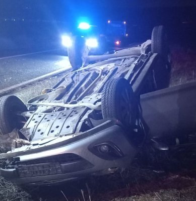 Mașină răsturnată, pe drumul dintre Tașaul și Constanța