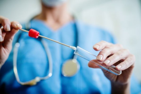 INSP: 98 de cazuri noi de COVID-19 în ultima săptămână, în creștere cu 8,9%