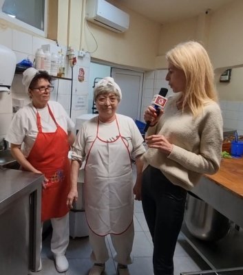 Secretul cozonacului gustos, bun și pufos! Replica a intrat în laboratorul Cofetăriei Trandafirul. Video
