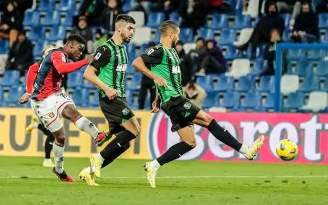 Fotbal: Genoa, cu Radu Drăguşin titular, învingătoare pe terenul lui Sassuolo în Serie A