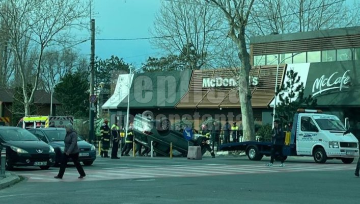 Mașină răsturnată, în față la McDrive: printre victime se află și un copil! Video