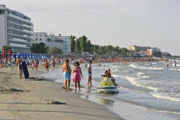 Sosirile în structurile de primire turistică au scăzut 2% în prima lună din acest an