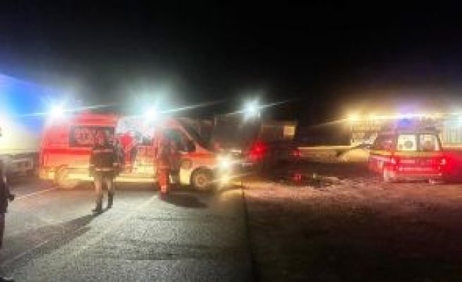 Accident grav, pe șoselele din România: două TIR-uri și două basculante sunt implicate 