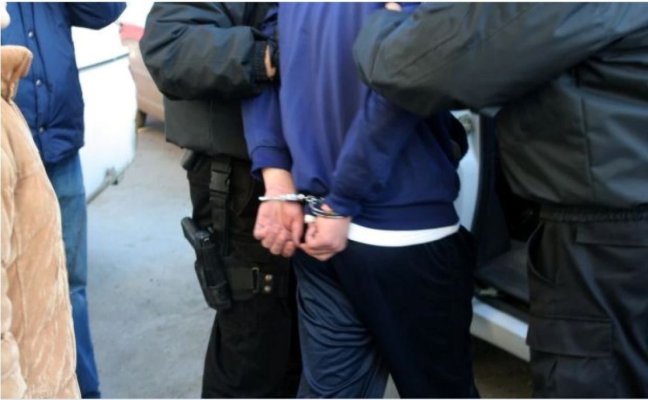 Minor arestat, după ce a furat 12.000 de lei din casa unei femei, apoi a violat-o