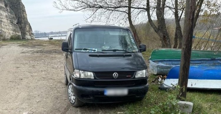 1700 litri de motorină depistaţi de poliţiştii de frontieră într-o autoutilitară condusă de un cetăţean român