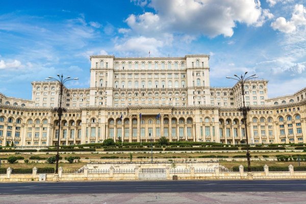 Parlamentul nou ales se reuneşte în prima şedinţă vineri, de la ora 14.00