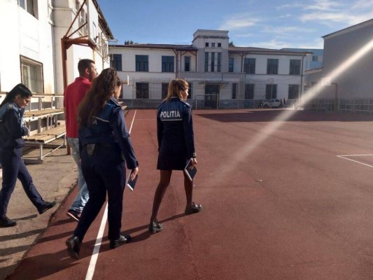 Poliția a intrat pe fir în cazul bărbatului care se masturba în curtea unui liceu din Constanța