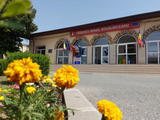 Primăria comunei Mihail Kogălniceanu a atribuit un contract pentru renovarea mai multe clădiri rezidențiale
