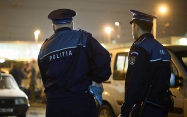O tânără de 20 de ani din Gorj a fost găsită moartă în baia locuinţei. Principala ipoteză a polițiștilor
