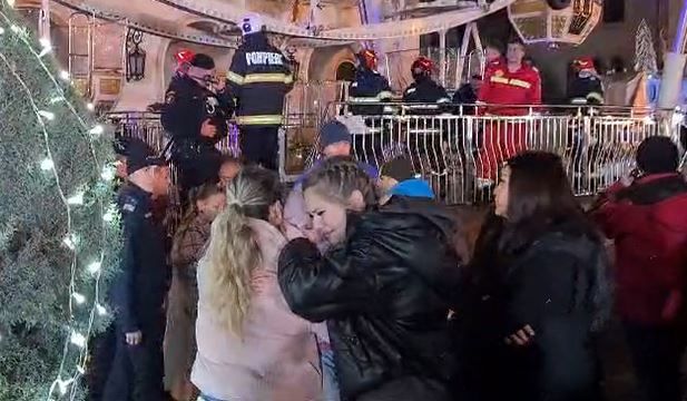 Zeci de persoane blocate la inaltime, dupa ce roata de la Targul de Craciun s-a defectat. Video