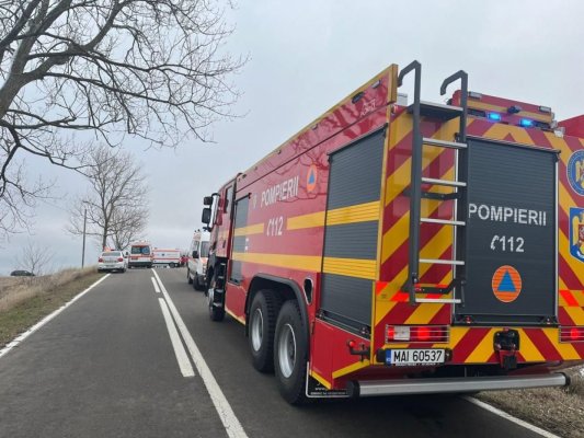 Plan Roșu de intervenție în județul Suceava, după ce trei mașini s-au ciocnit violent