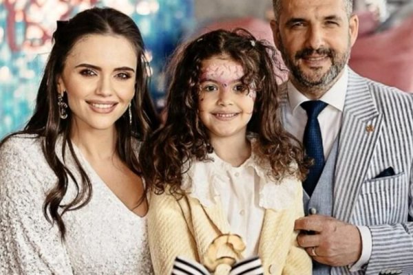 Cristina Șișcanu a jignit o femeie, după ce aceasta i-a reproșat că fiica vedetei face lucruri nepotrivite pentru vârsta ei