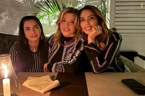 Loredana Groza se distrează împreună cu Iulia Vântur în vacanța din India