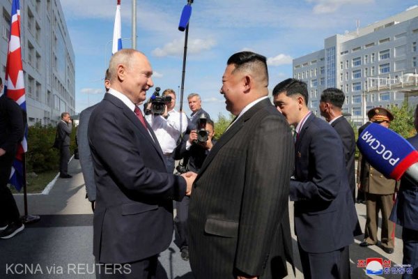 Putin i-a dăruit lui Kim Jong Un o limuzină de fabricaţie rusă