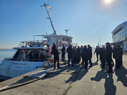 Ministrul Transporturilor și oameni de afaceri din Kazahstan, vizită în Portul Constanța