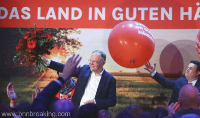 Germania: Membrii Partidului Liberal Democrat au votat în favoarea rămânerii în guvernul de coaliţie