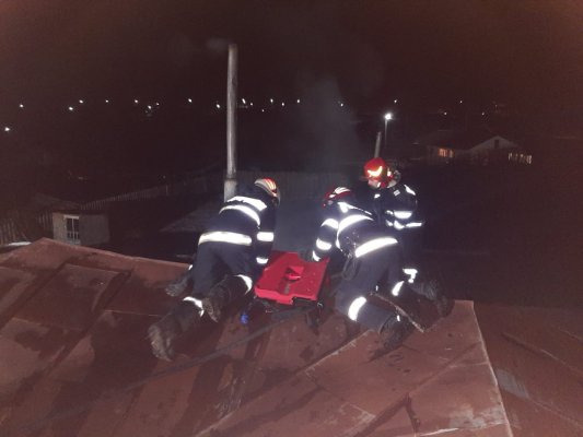 Incendiu la o casă din localitatea Agighiol
