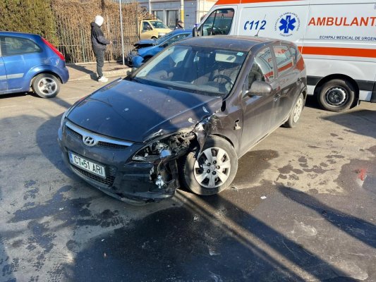 Accident rutier la intersecția străzilor Bărăgan cu Theodor Burada