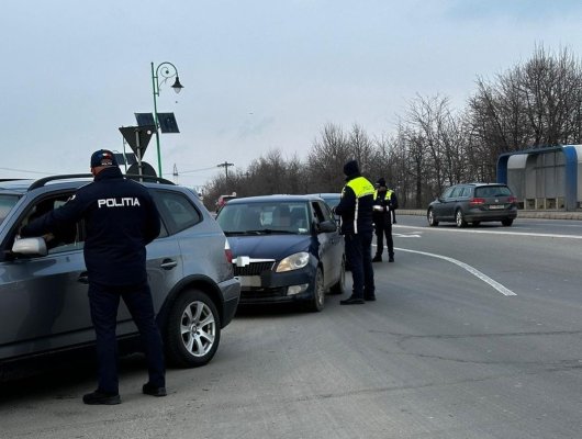 Un șofer vitezoman, băut și drogat, a fugit de la locul accidentului, fiind prins de polițiști cu 133 km/h în localitate
