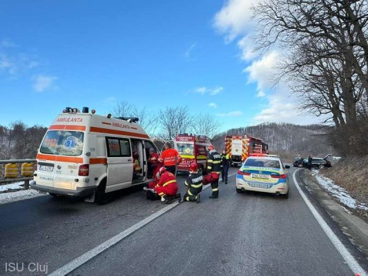 Accident între un microbuz și o mașină pe DN1
