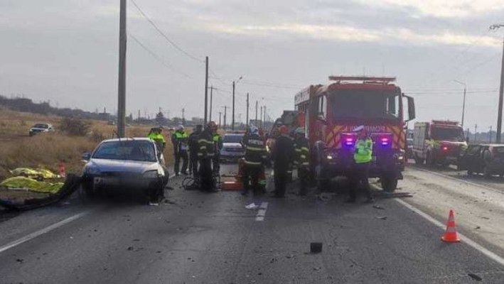 Accident grav pe DN1: Doi oameni au murit și alți patru au fost răniți