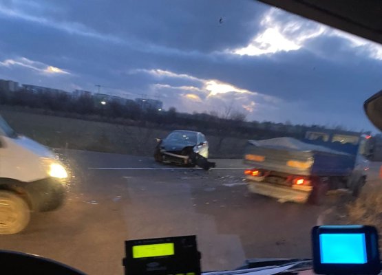 Accident rutier pe varianta Ovidiu; au fost implicate 2 autoturisme