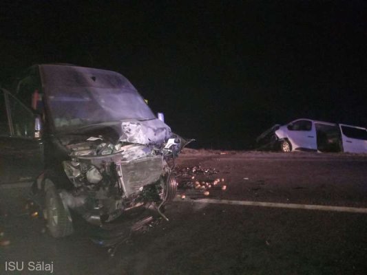 Accident între două microbuze; 13 victime, dintre care şase ucraineni