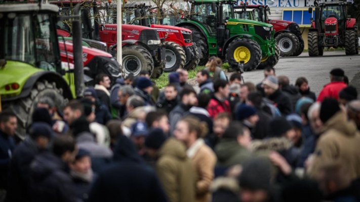 Uniunea Europeană este presată să dezamorseze mânia fermierilor