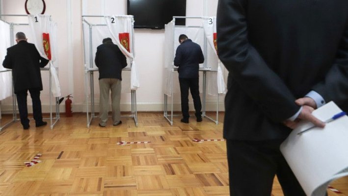 Alegeri Rusia: 11 aspiranţi sunt în cursa pentru validarea candidaturilor