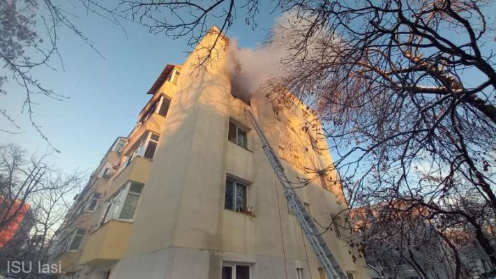 O mamă a sărit de la etajul 3 cu bebeluşul în braţe, pentru a se salva dintr-un incendiu