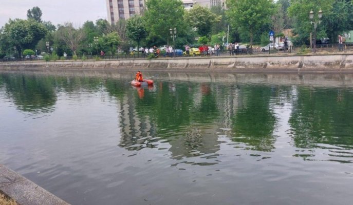 O femeie din Bucureşti, dată dispărută de familie, a fost găsită moartă în râul Dâmbovița