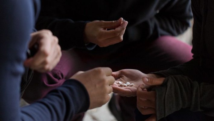Creștere alarmantă a numărului de copii tratați pentru dependența de droguri
