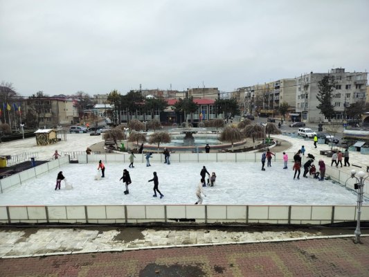 Primăria Hârșova anunță deschiderea patinoarului din oraș