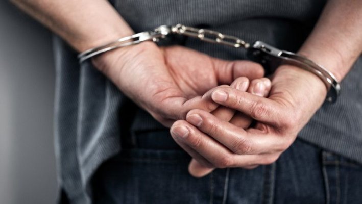 Un tânăr a fost reținut după ce a furat un microbuz în Gura Humorului și l-a vândut cu 800 de lei 