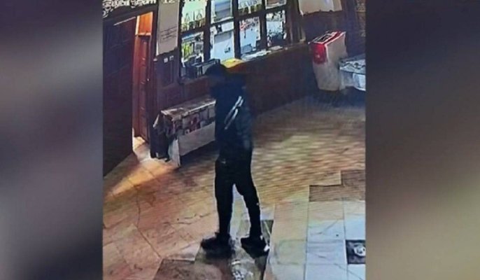 Jaf la o biserică din Bacău, chiar în timpul slujbei: Hoții au furat peste 30.000 de lei din cutia milei