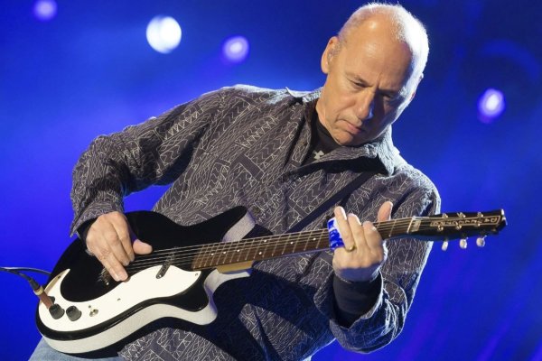 Chitare care i-au aparţinut fostului solist de la Dire Straits, Mark Knopfler, scoase la licitaţie